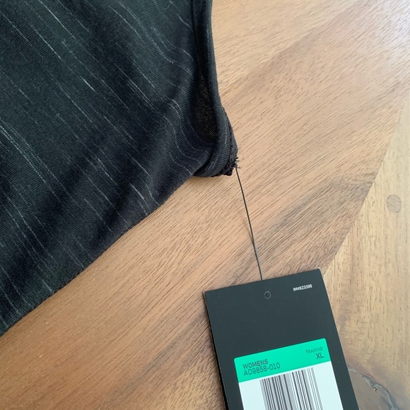 Women’s Nike Dry-Fit tank top (slim fit) NWT - Picture 4 of 4